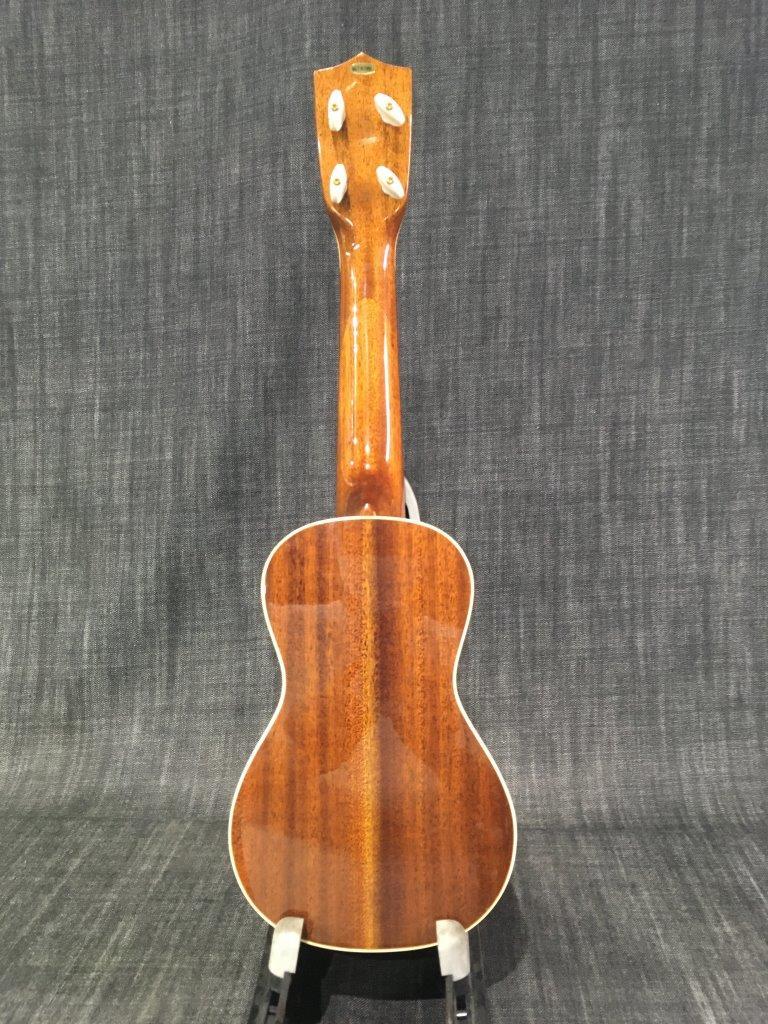 ソプラノウクレレ　LOCO ukulele DUK-5T（ハードケース付き）