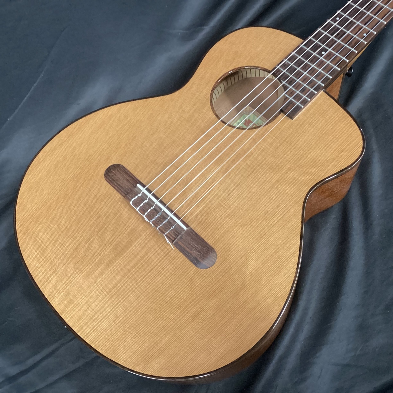 aNueNue Bird MN14 (アヌエヌエ ガットギター 弦長610mm)（中古