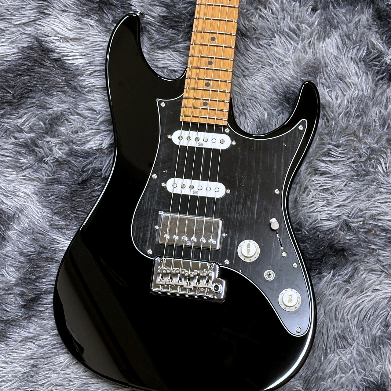 ◾️ IBANEZ AZ2204B-BK  ◾️コンディション良好 Ibanez AZ2204B BK Prestige Japan - black Str shape electric