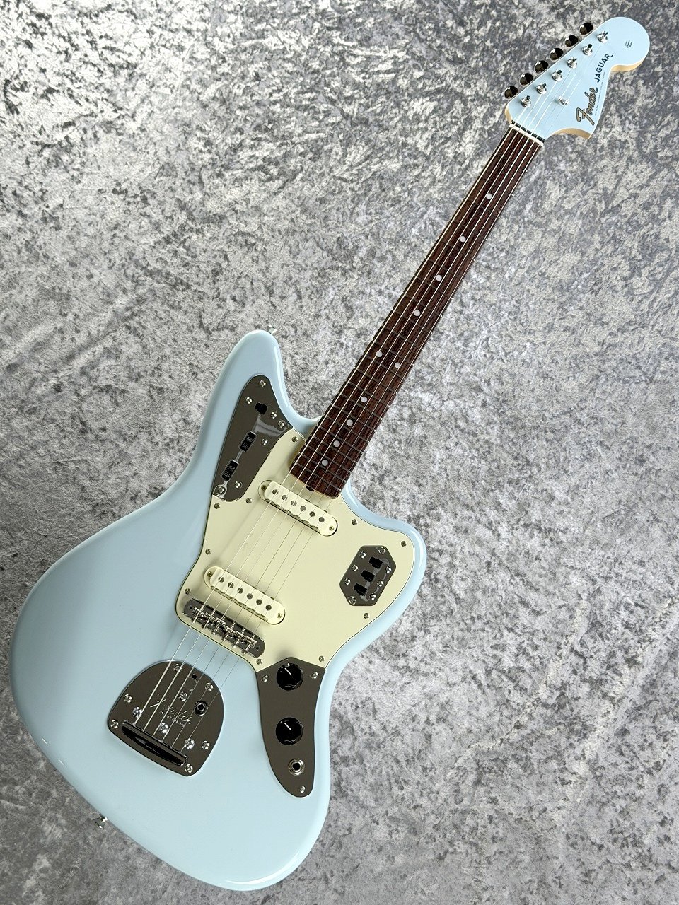 Fender FSR Made in Japan Traditional 60s Jaguar -Daphne Blue