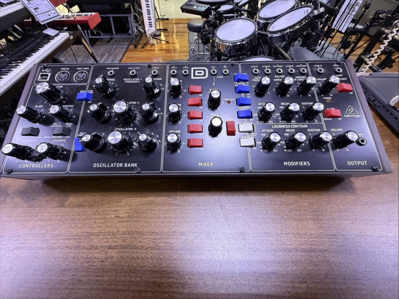 BEHRINGER MODEL D【人気商品】（中古/送料無料）【楽器検索デジマート】
