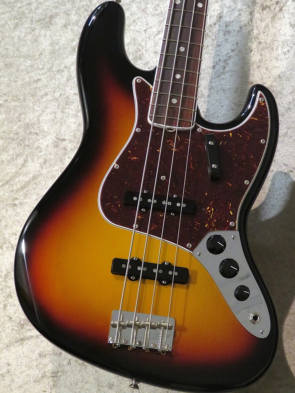 Fender 【パドルペグ】American Vintage II 1966 Jazz Bass -3 Tone Sunburst- #V2320847【軽量3.98kg】