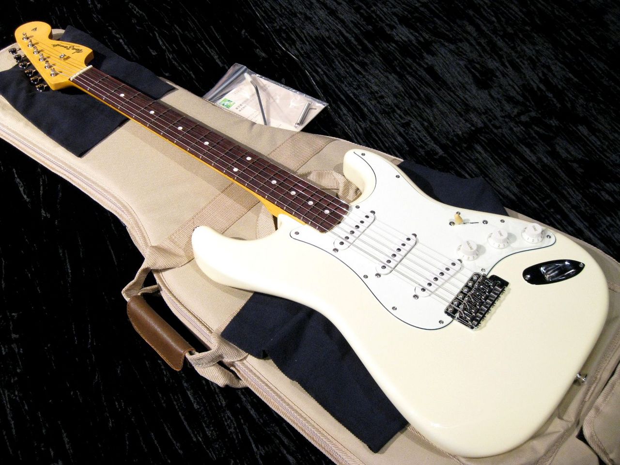 Vanzandt STV-70R / Vintage White（新品/送料無料）【楽器検索