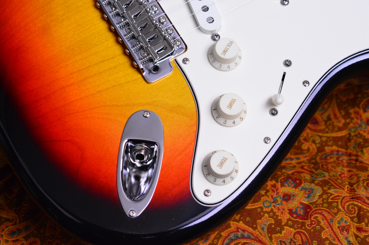 K.Nyui Custom Guitars KNST 66 3TS