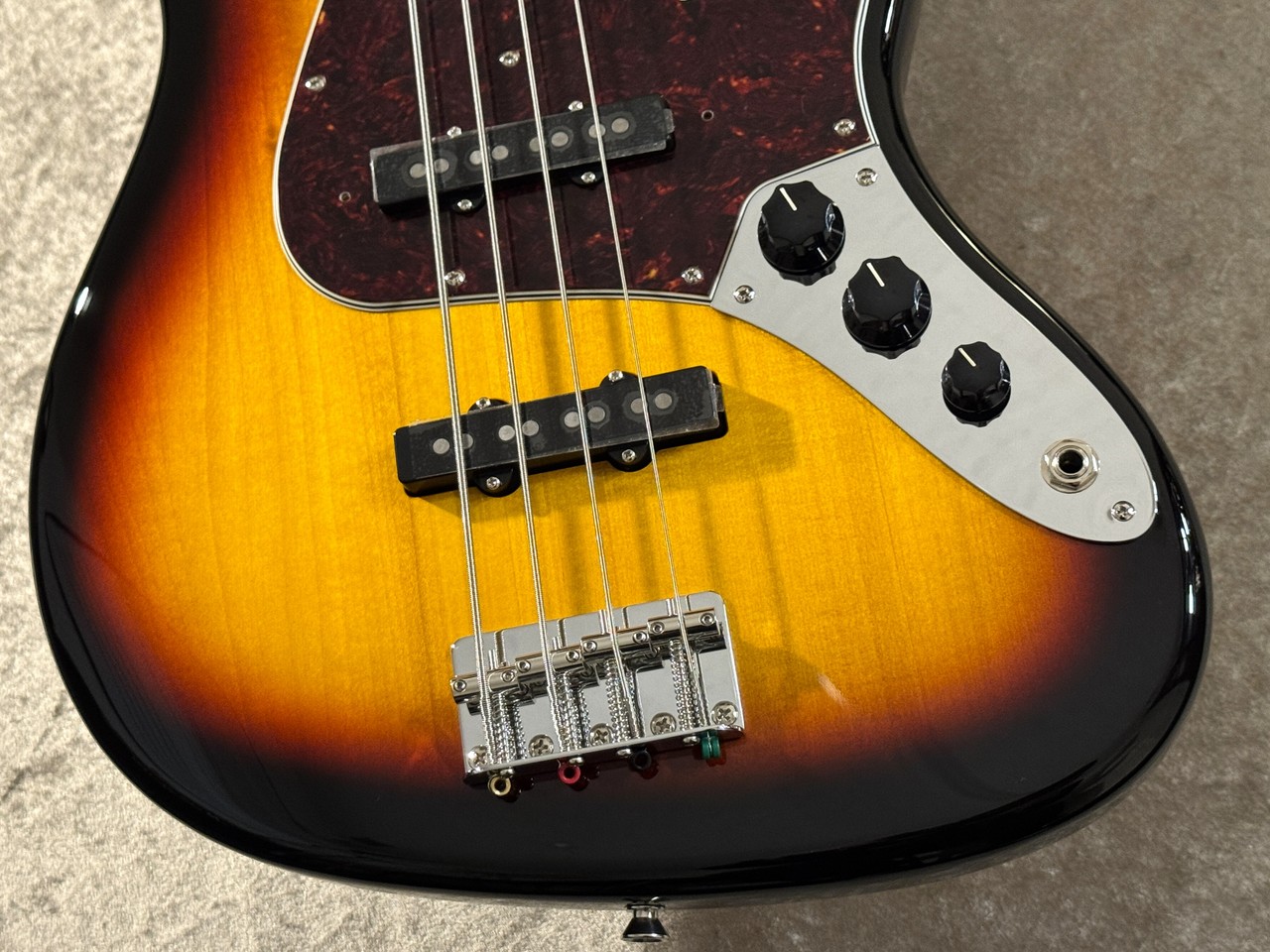Fender Made in Japan Traditional Late 60s Jazz Bass -3-Color