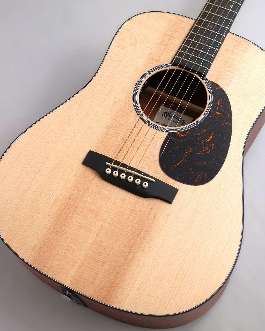 Martin DJR E #3000709【小さめサイズ】【小振りながらふくよかな鳴り