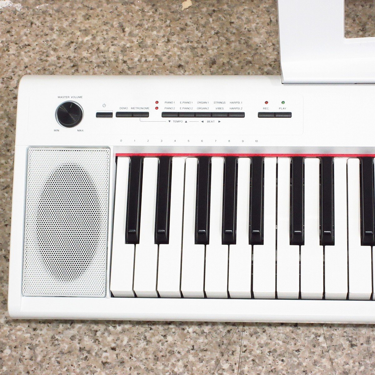鍵盤楽器 YAMAHA NP-12WH Amazon | ヤマハ YAMAHA 電子キーボード piaggero ホワイト NP