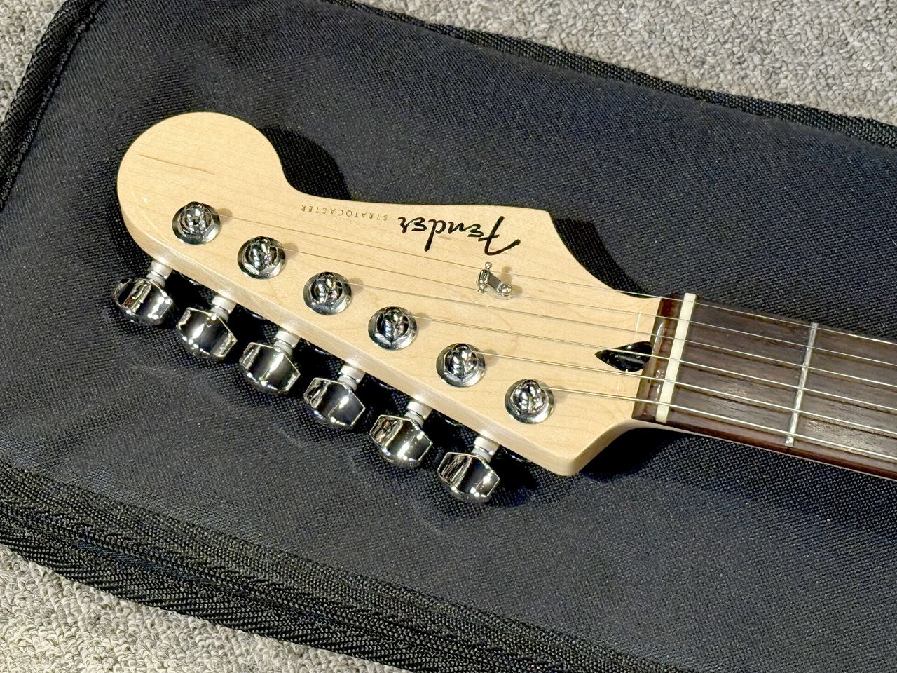 Fender Made in Japan Modern Stratocaster HSS RW INS（中古）【楽器