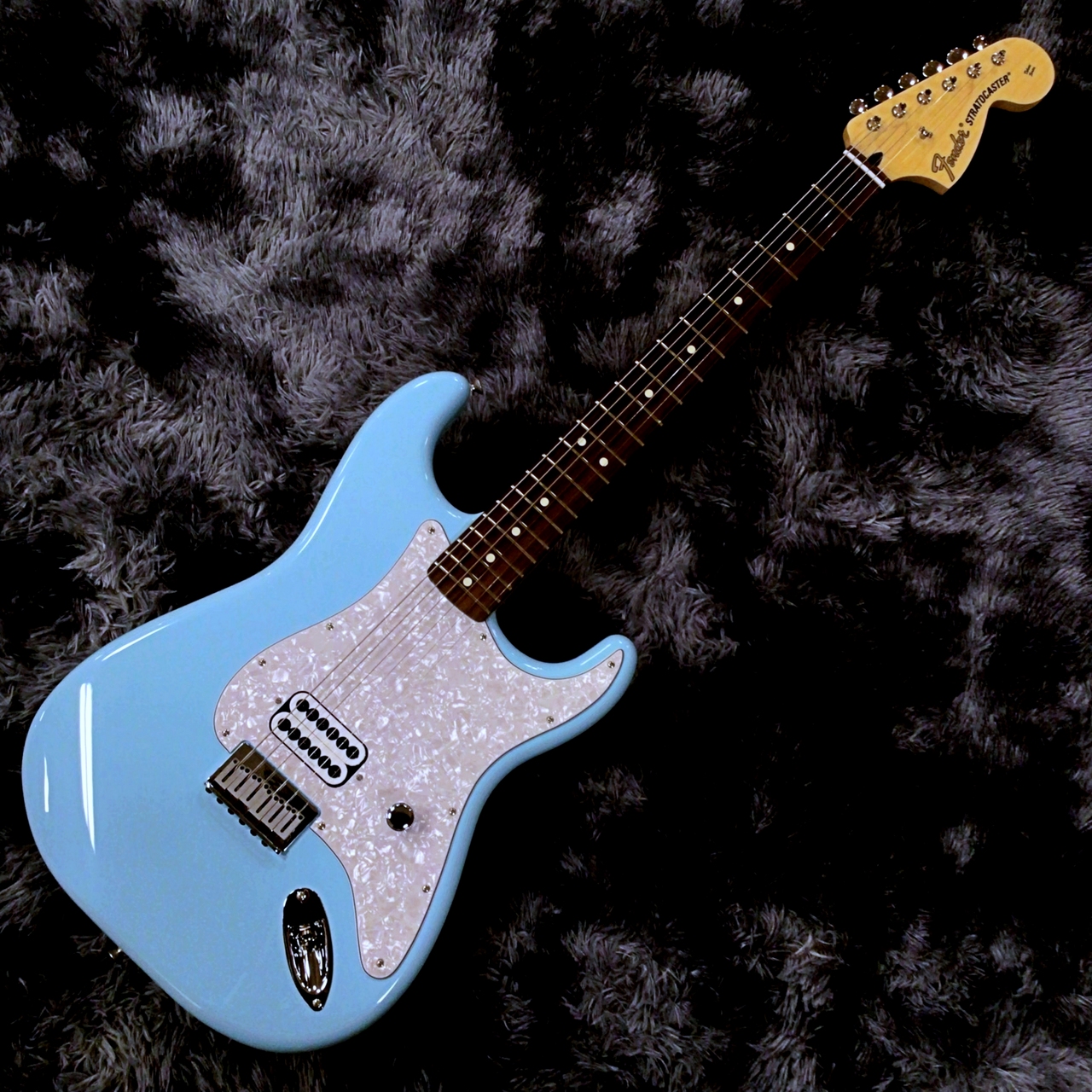 Fender Limited Edition Tom DeLonge Stratocaster Daphne Blue