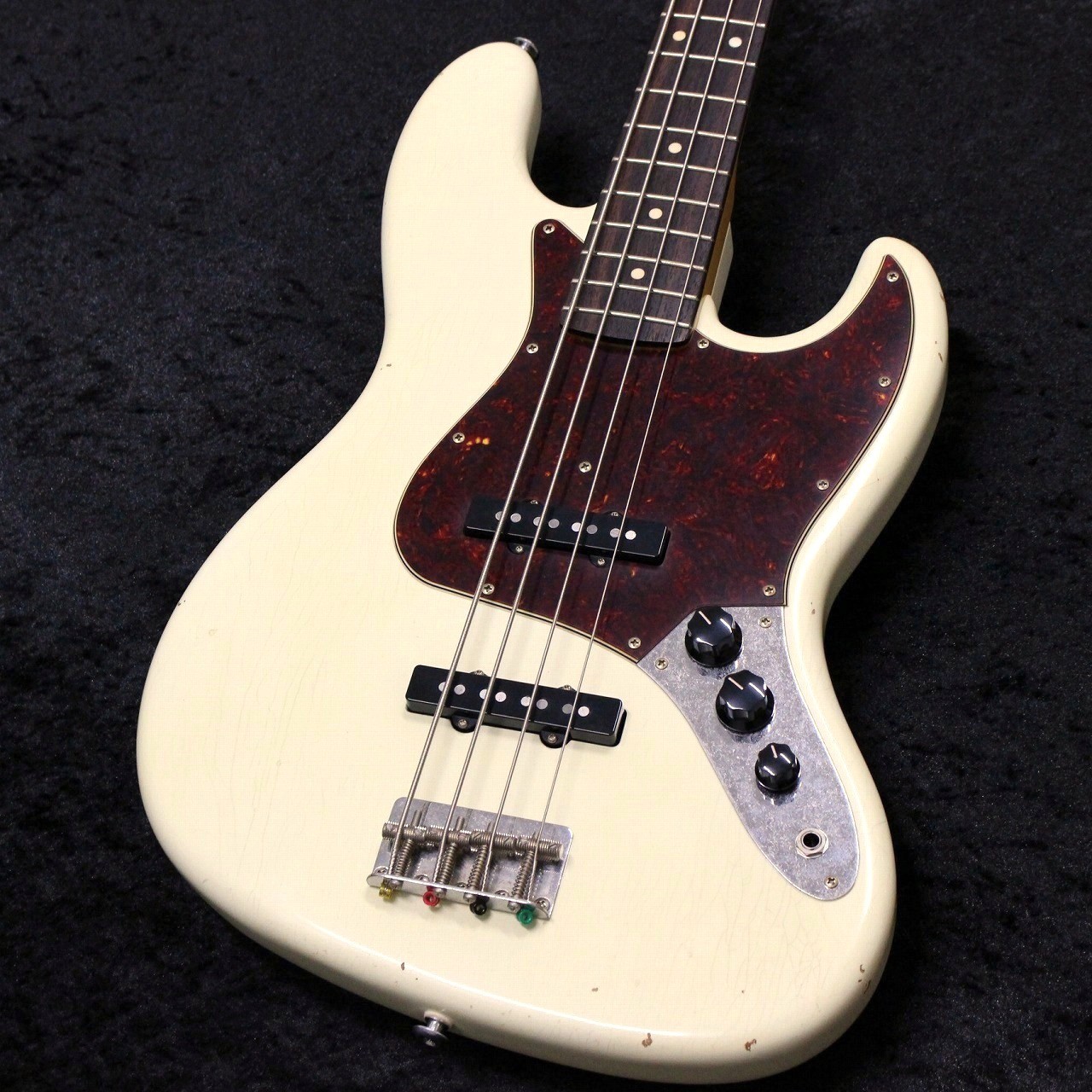 Black Smoker Trad Master Series BETA-J4 -Vintage White/Medium Aged