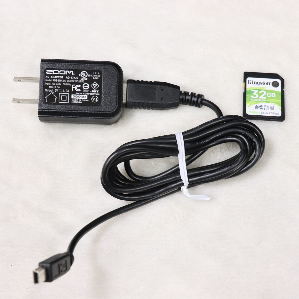 ZOOM R8 【梅田店】（中古）【楽器検索デジマート】