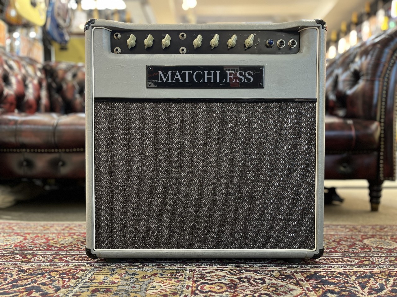 マ*シ様 BANDA BEAT 3004 アンプ 3000W グレー マ*シ様 BANDA BEAT 3004 アンプ 3000W グレー Módulo