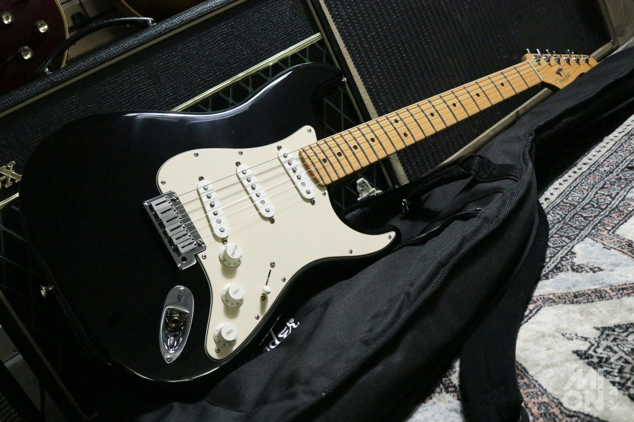 Fender American Standard Stratocaster MN BLK 2003（中古