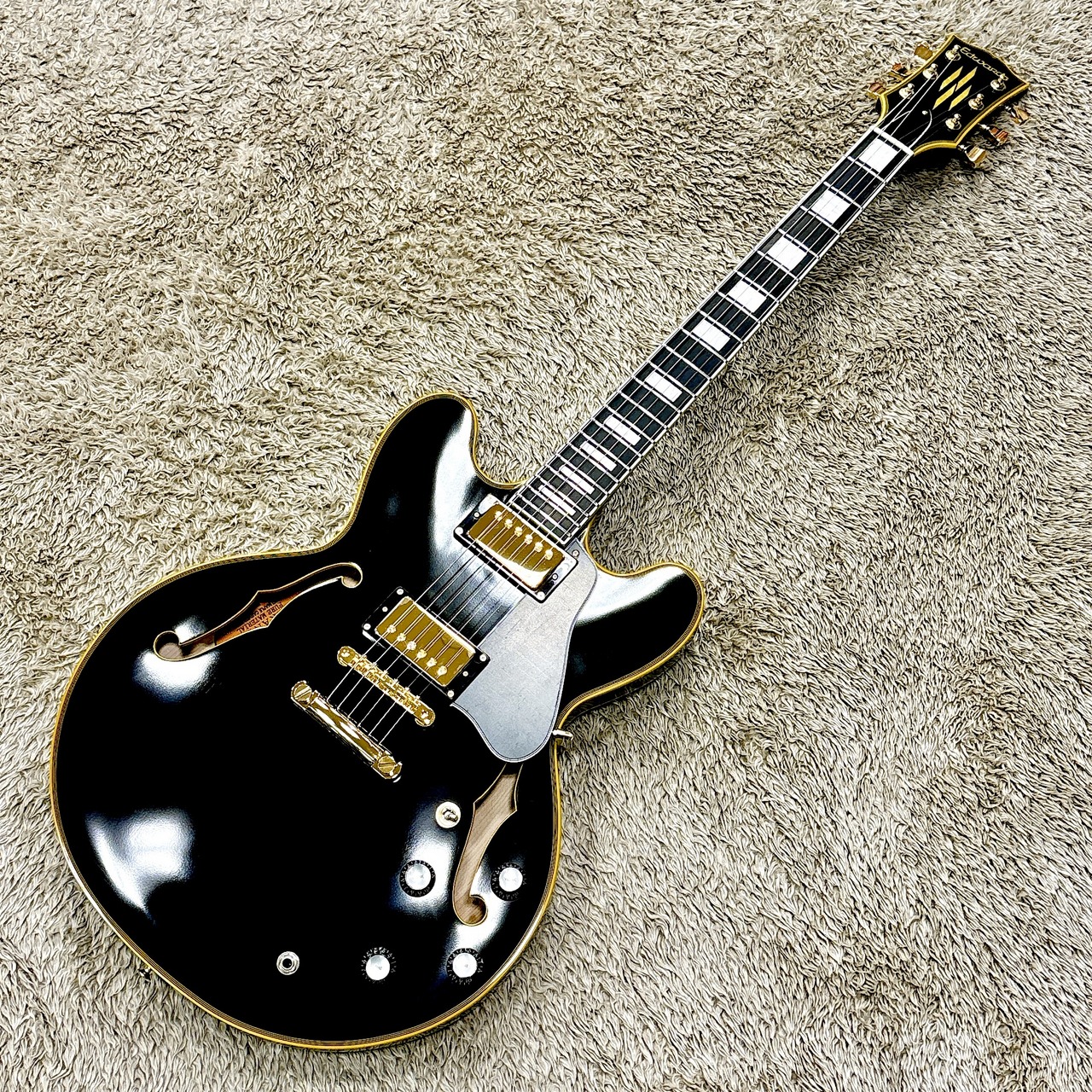 名機転生！現代のセミアコシーンに一石を投じる EDWARDS「E