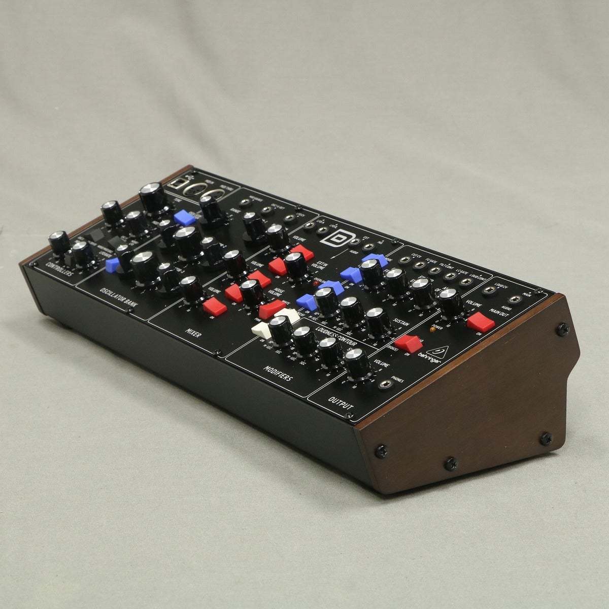 BEHRINGER MODEL D 【御茶ノ水本店】（中古/送料無料）【楽器検索