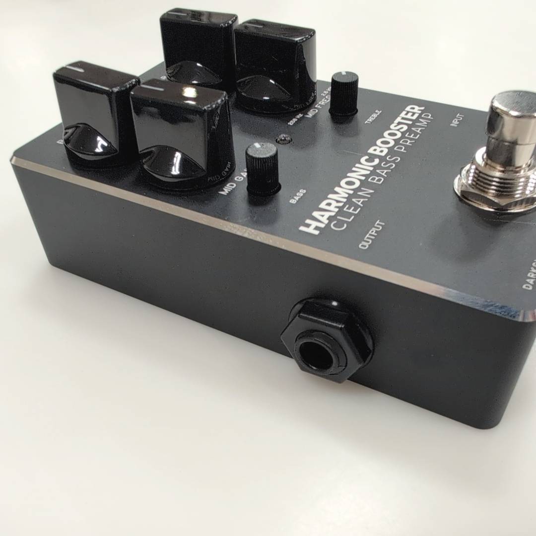 Darkglass Electronics Harmonic Booster 2.0 ベースプリアンプ