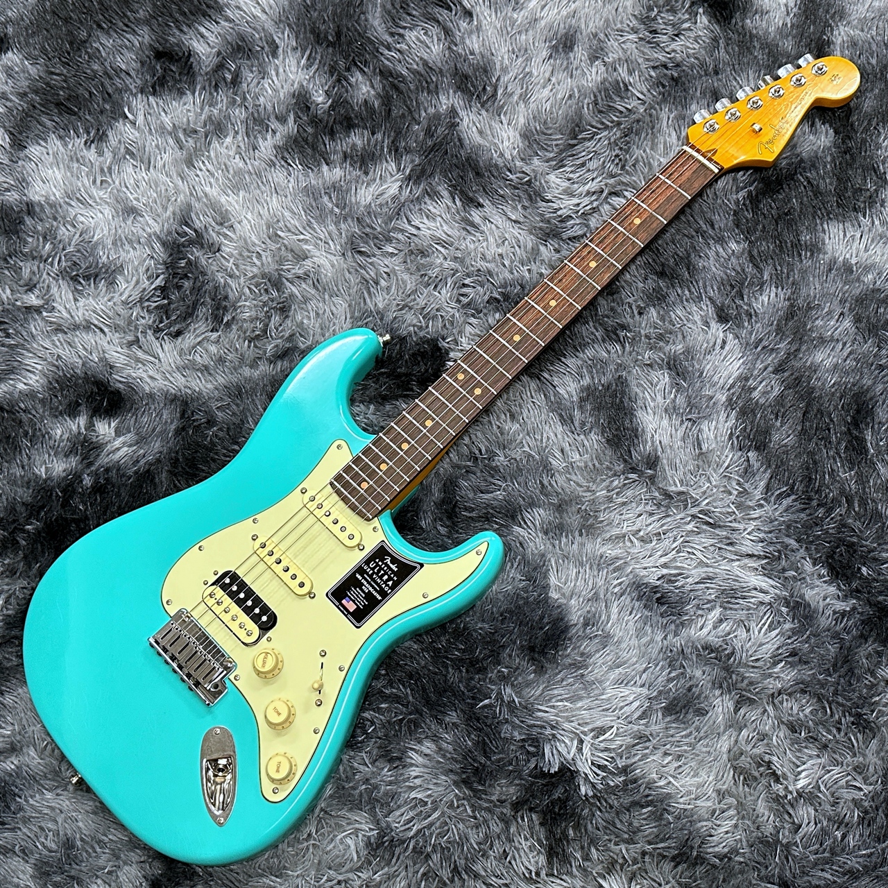 Fender American Ultra Luxe Vintage '60s Stratocaster HSS Sea Foam