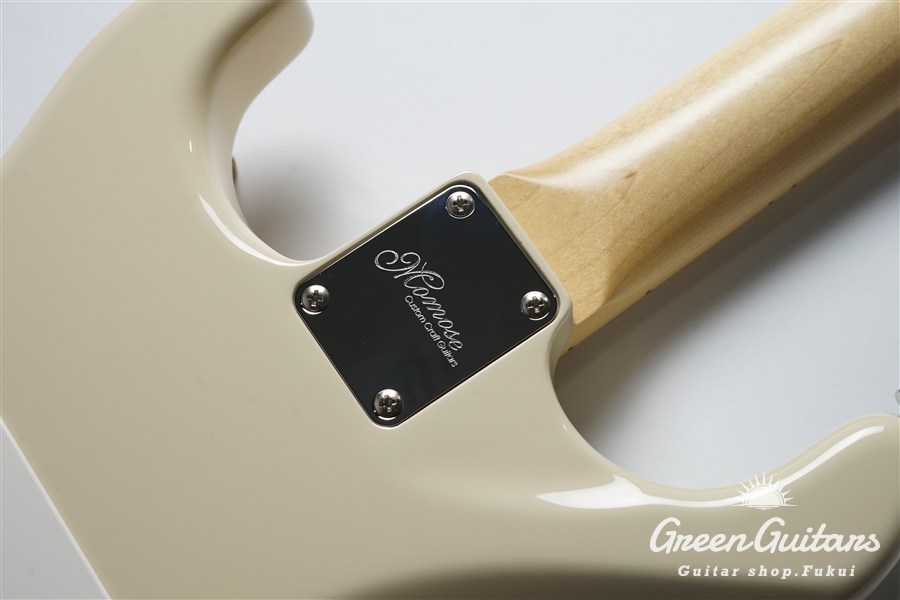 momose MC1-STD/M - Olympic White / Gold Acryl Pick Guard（新品
