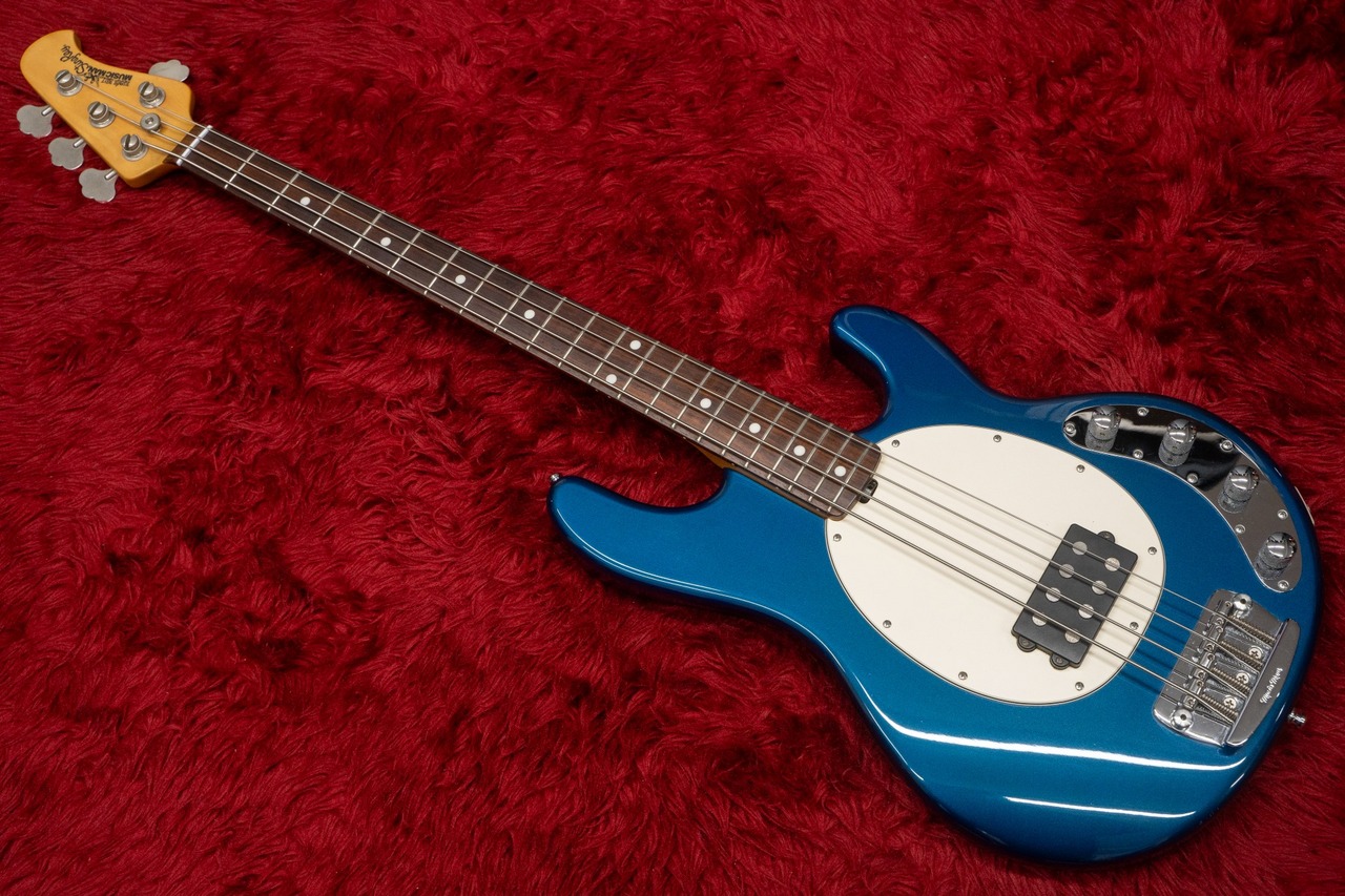 ERNIE BALL MUSIC MAN StingRay Blue Pearl 1999 4.025kg
