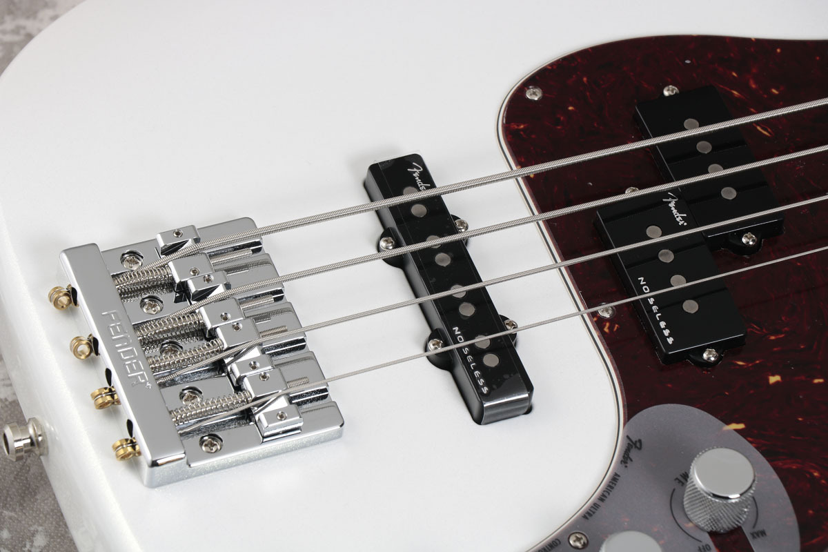 Fender American Ultra Precision Bass Maple Fingerboard Arctic