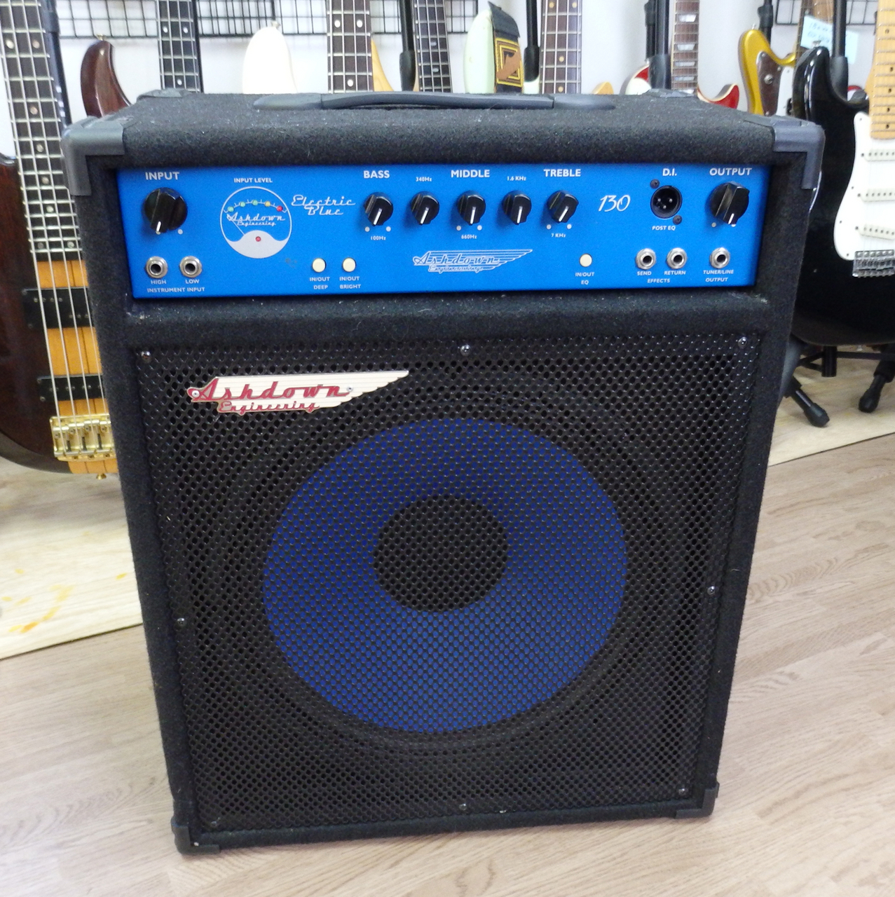 【送料無料】Ashdown Electric Blue 130W ベースアンプ 最終値下げ】Ashdown Electric Blue 130 ベースアンプ ベース