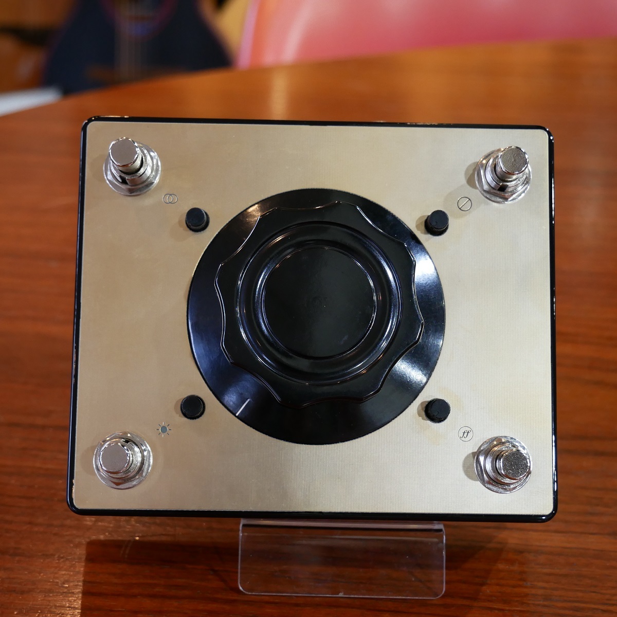 Fjord Fuzz MIDNATTSSOL 【fuzz+vibe】 / GOLD PANEL（新品）【楽器