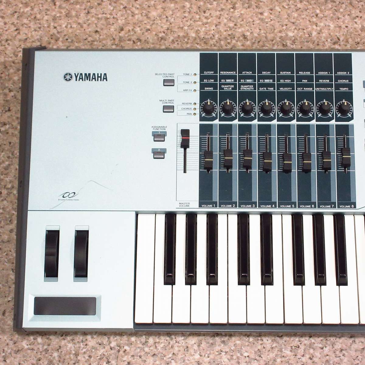 YAMAHA MOTIF XS7 