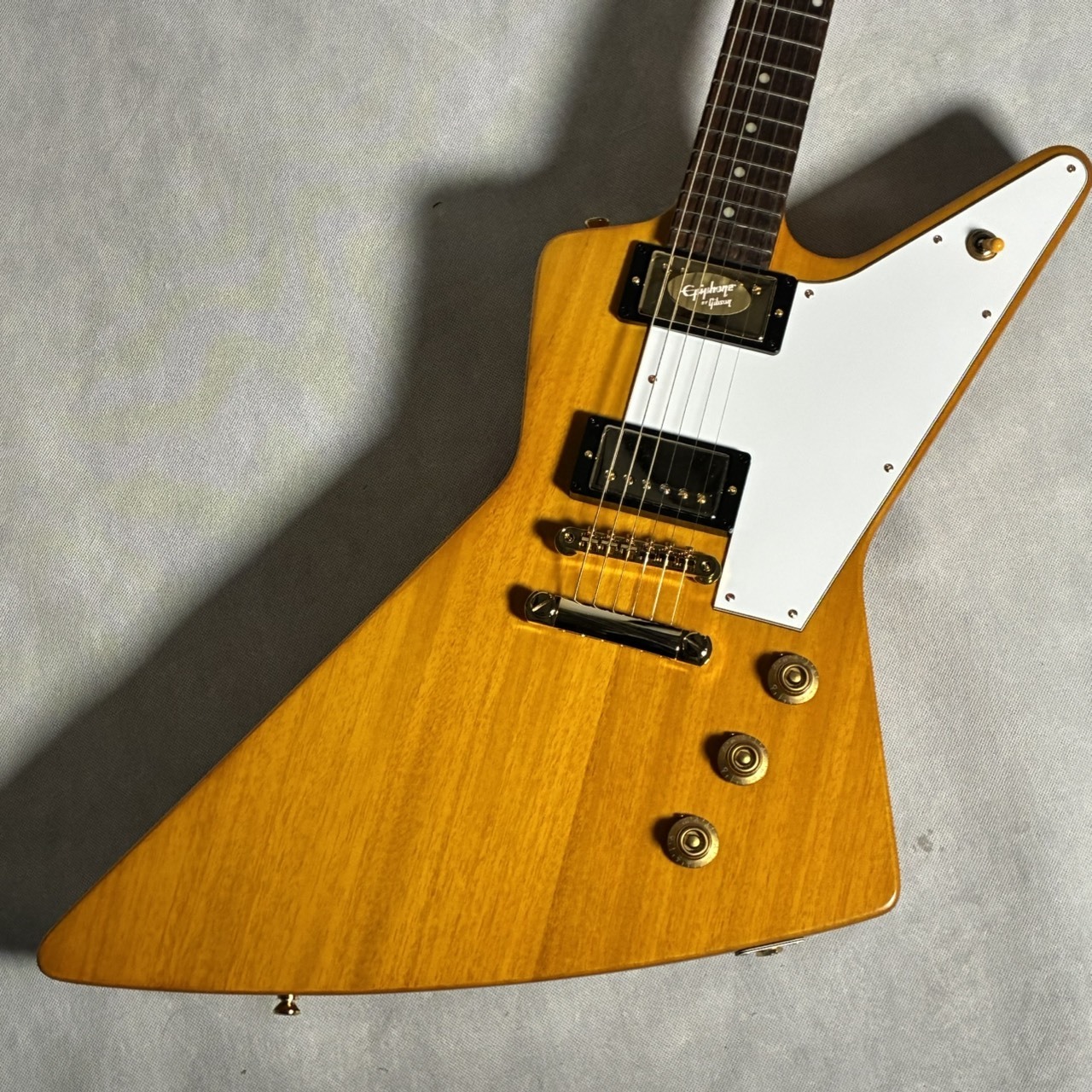 Epiphone Korina Explorer Aged Natural 【現物画像】（新品/送料無料