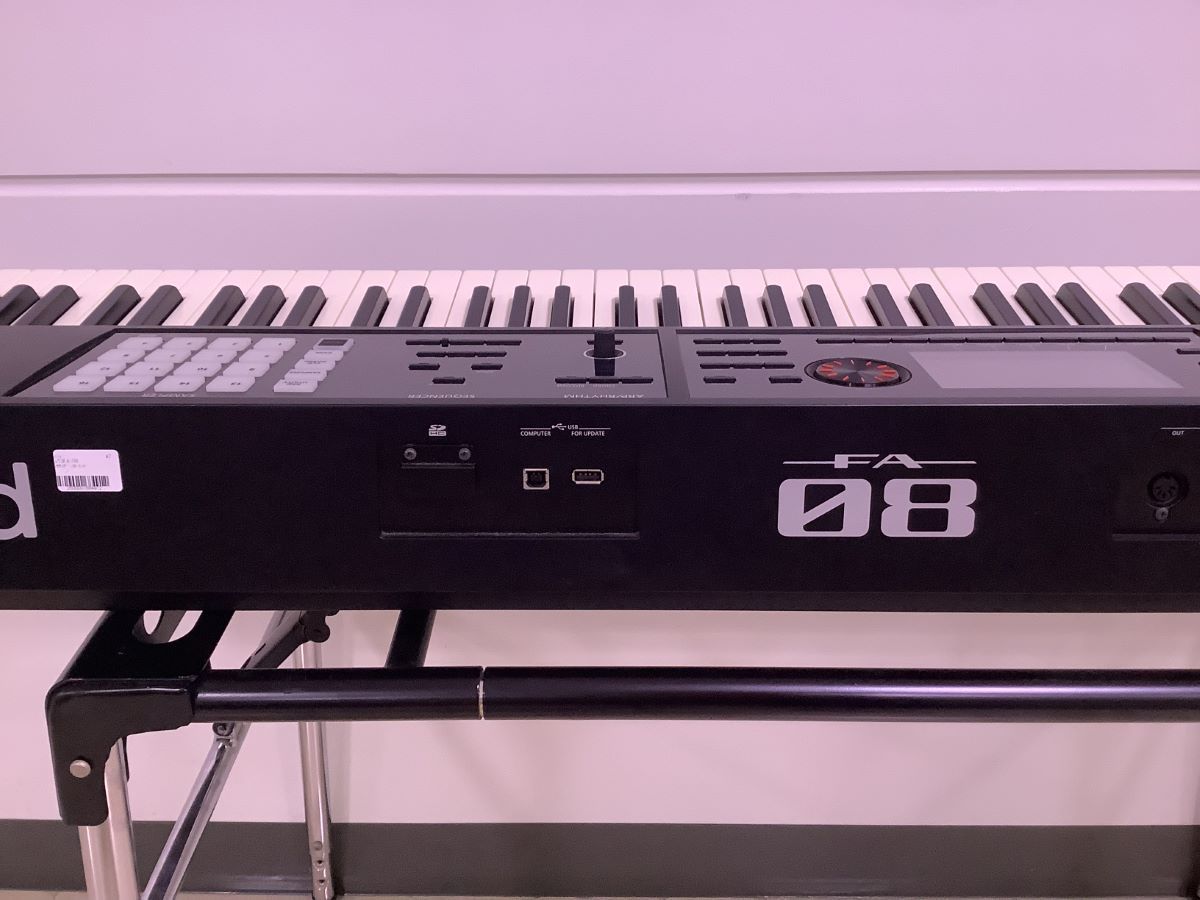 Roland FA-08（中古/送料無料）【楽器検索デジマート】