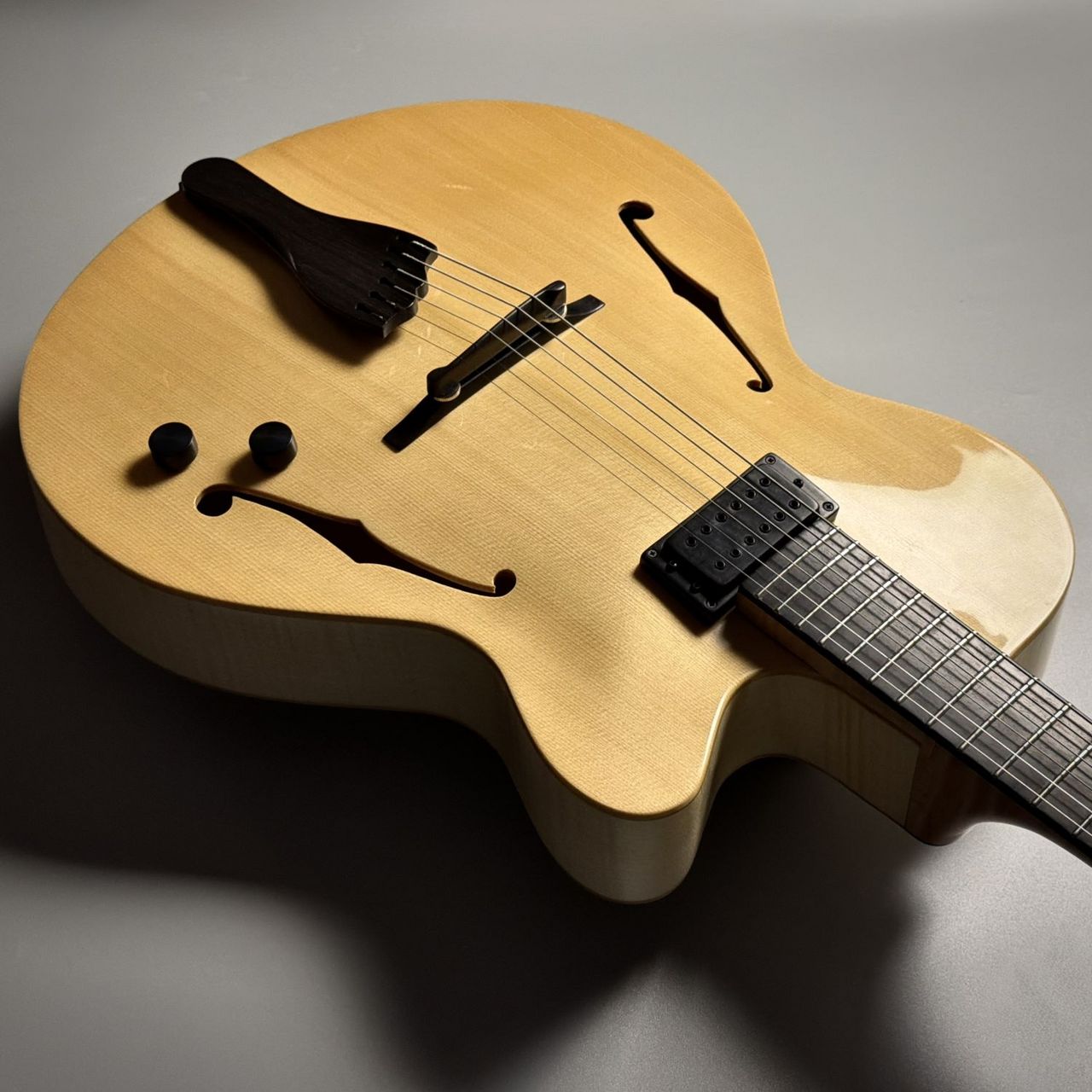 American Archtop Guitars Bucky Pizzarelli Model 16inch Natural
