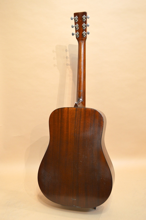 Martin マーティン D-18 1976年製 Martin D-18 1976 – auldguitars