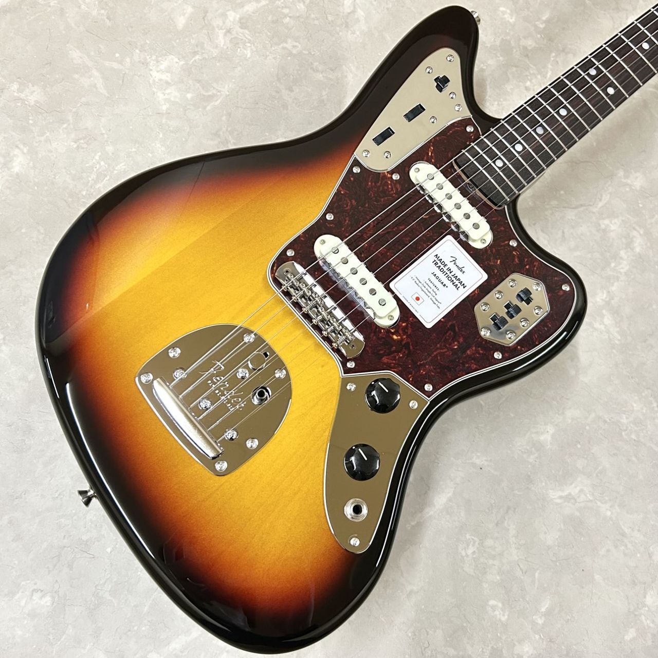 Fender Made in Japan Traditional 60s Jaguar Rosewood Fingerboard 3