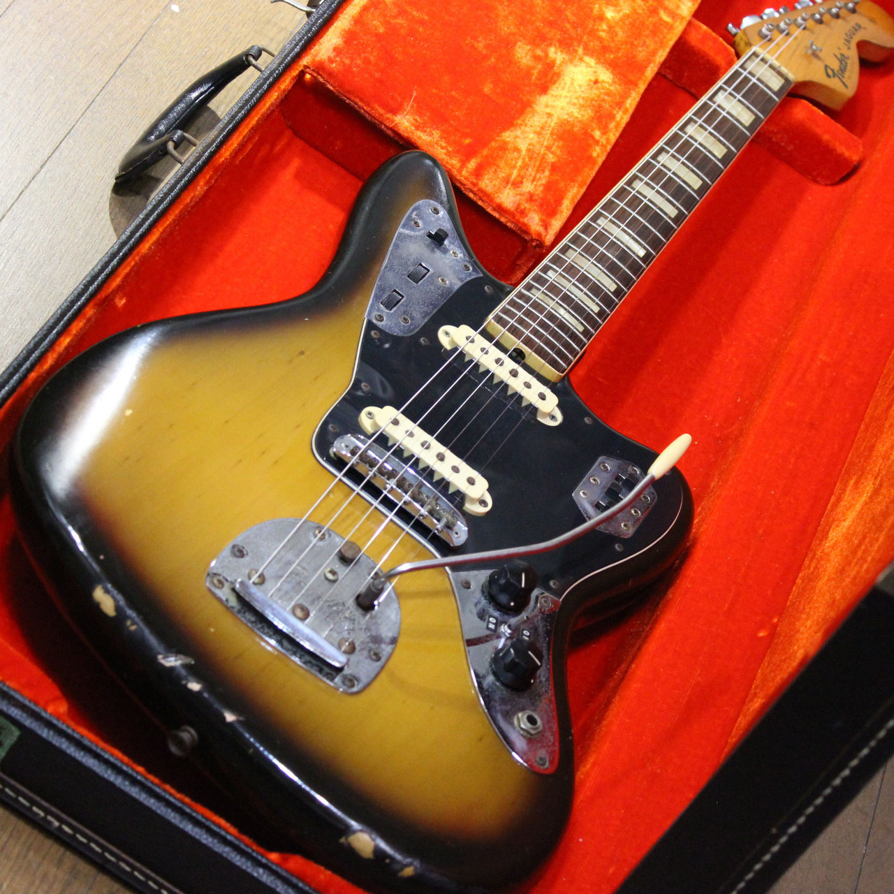 Fender Jaguar エレキギター サンバースト Fender Jaguar サンバースト 日本製