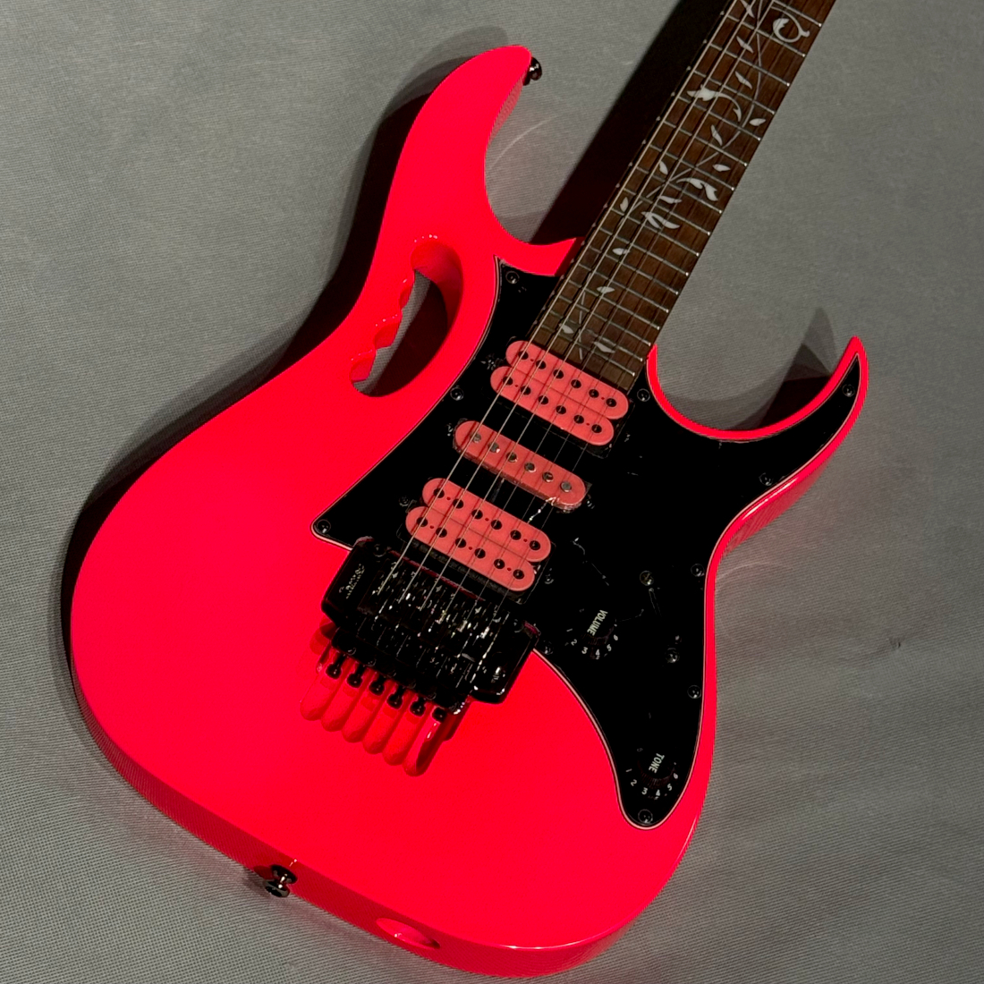 エレキギター Ibanez JEMJRSP-PK Ibanez JEMJRSP-PK [Steve Vai signature model] [SPOT MODEL