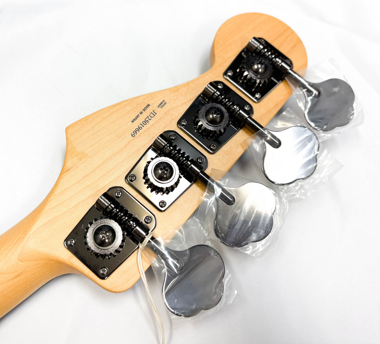 Fender Made in Japan Limited Hybrid II Jazz Bass, Noir（新品