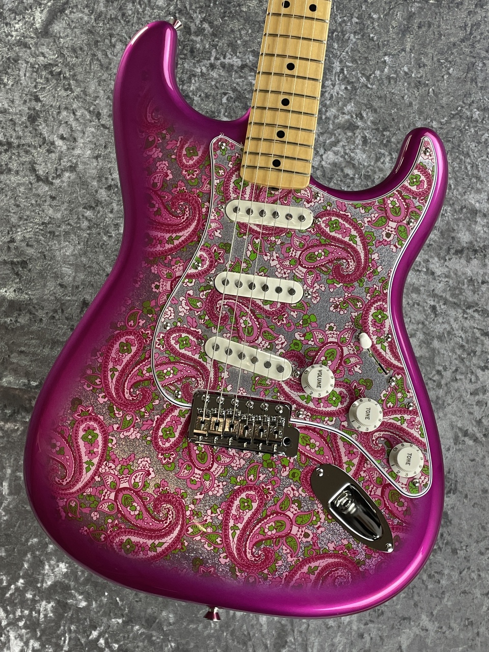 Fender Made in Japan Limited Stratocaster Paisley Pink