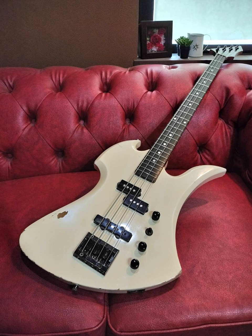 【日本製】　90's bc rich MG857 モッキンバードベース 1990 BC Rich Japan Mocking Bird Bass MB-857 / Black 〜 SOLD