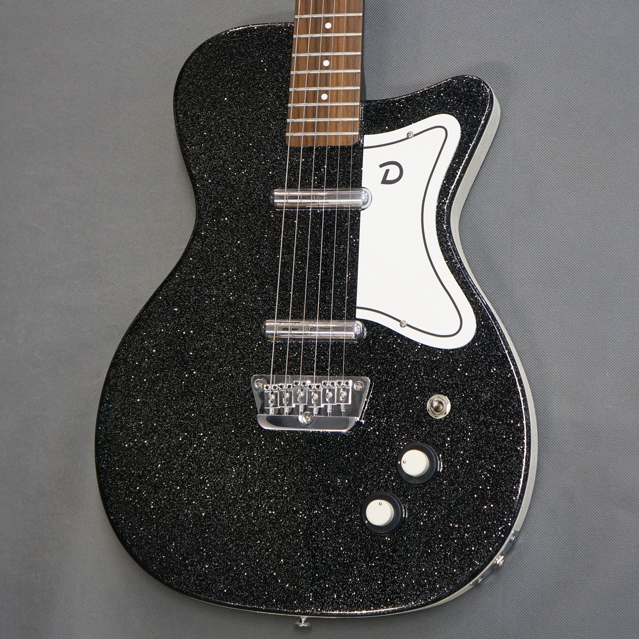 Danelectro 56 Single Cutaway - Black Metal Flake -