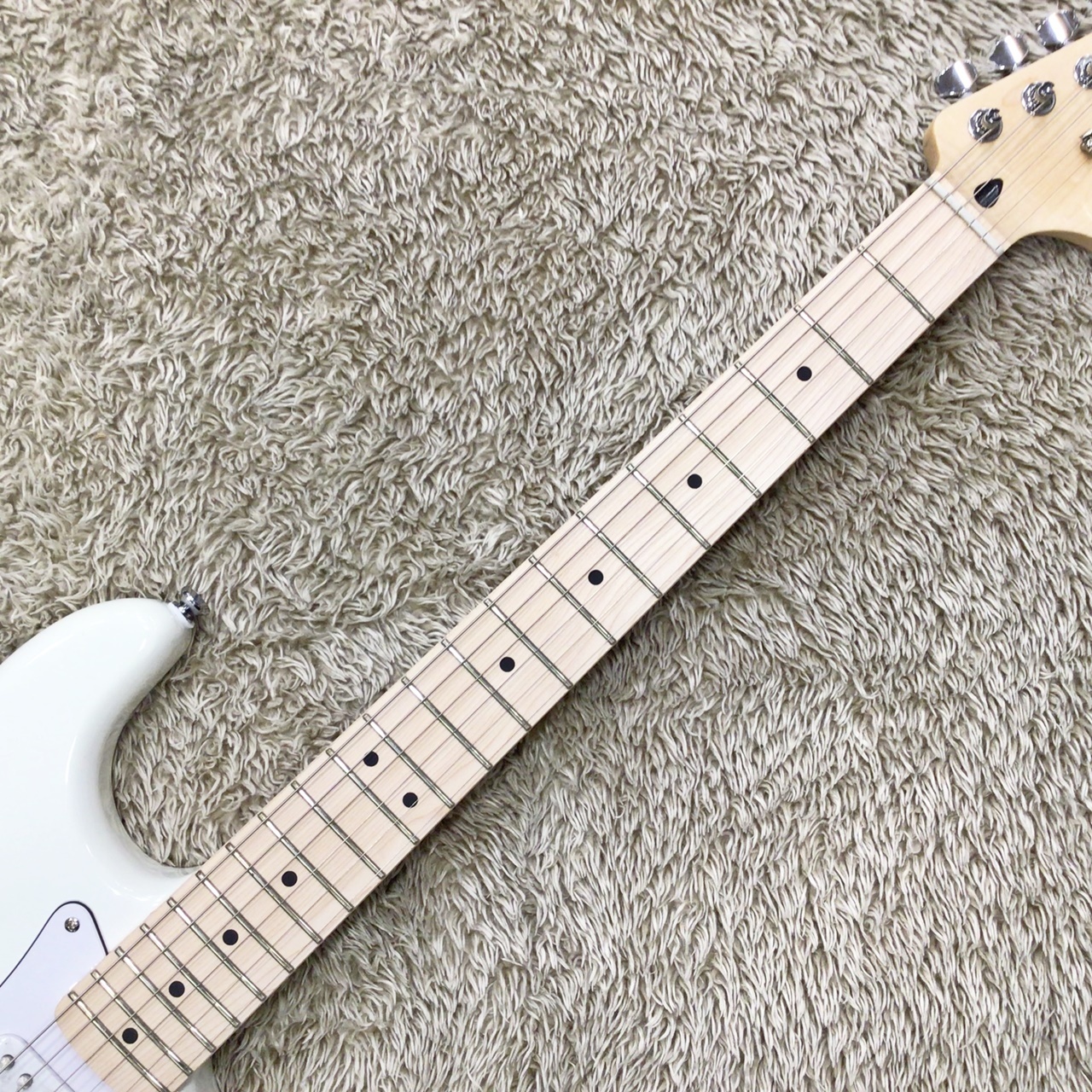 Squier by Fender Affinity Stratocaster MN WPG OLW (Olympic  White)（新品/送料無料）【楽器検索デジマート】