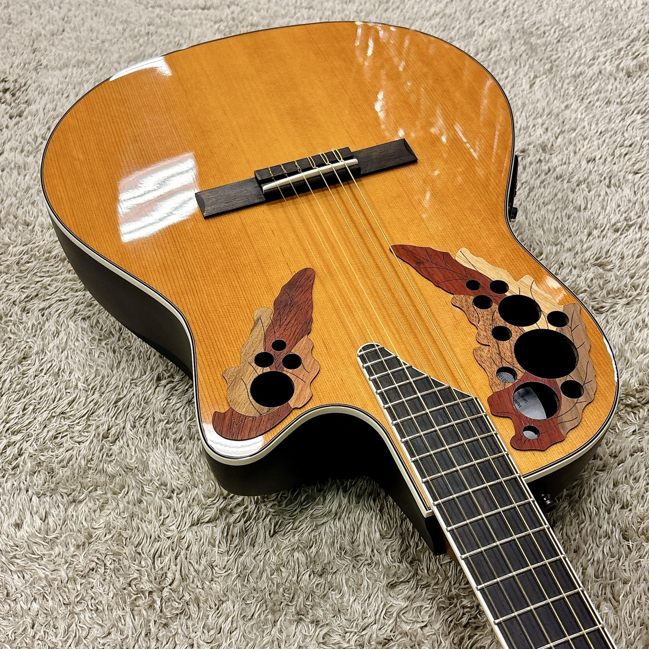 Ovation Celebrity Elite Nylon Mid Depth CE44C-4A Aged Natural