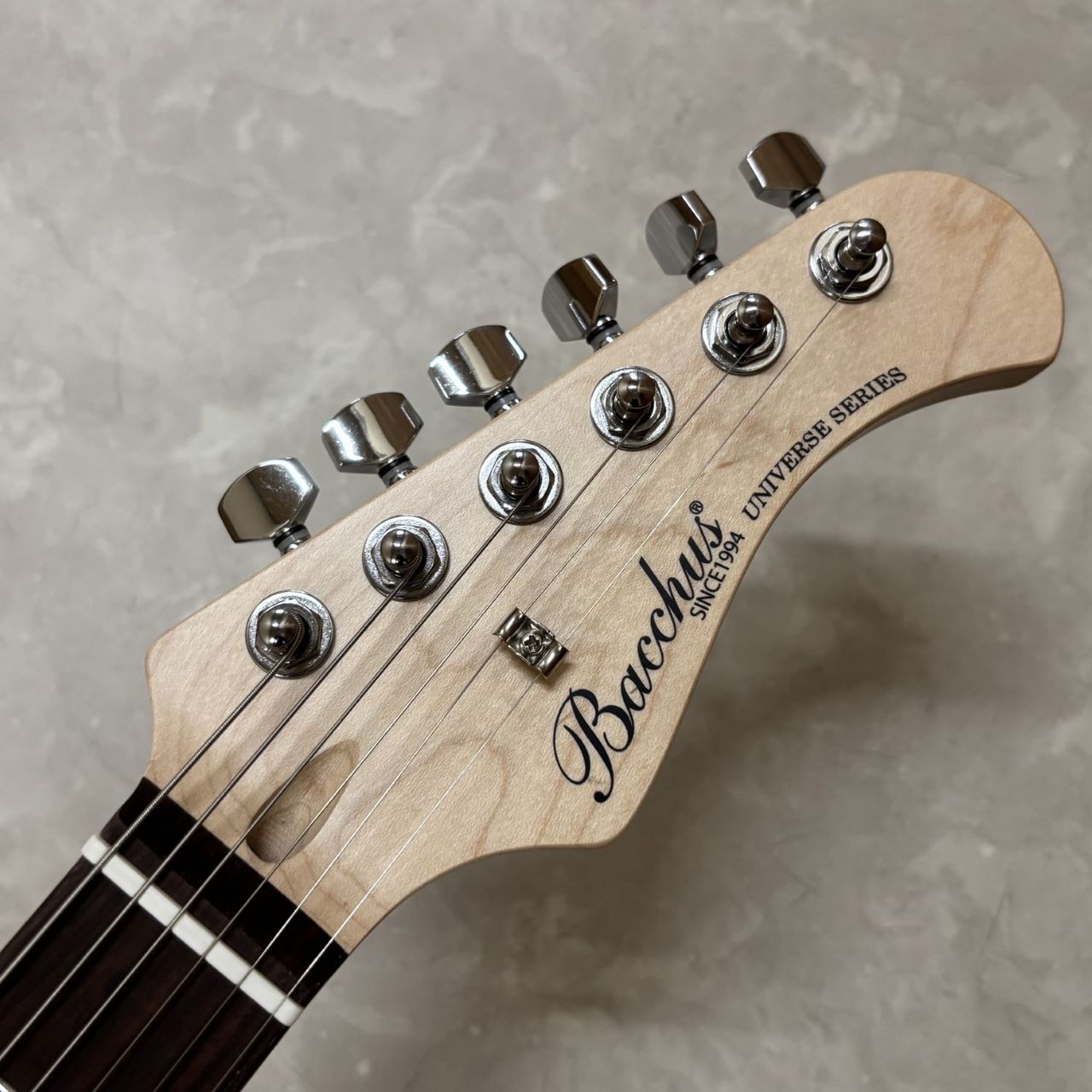 ミニエレキギター Bacchus GS-Mini ストラトキャスター 黒 美品 Bacchus GS-Mini BLK ストラトキャスター ミニエレキギター ユニバース