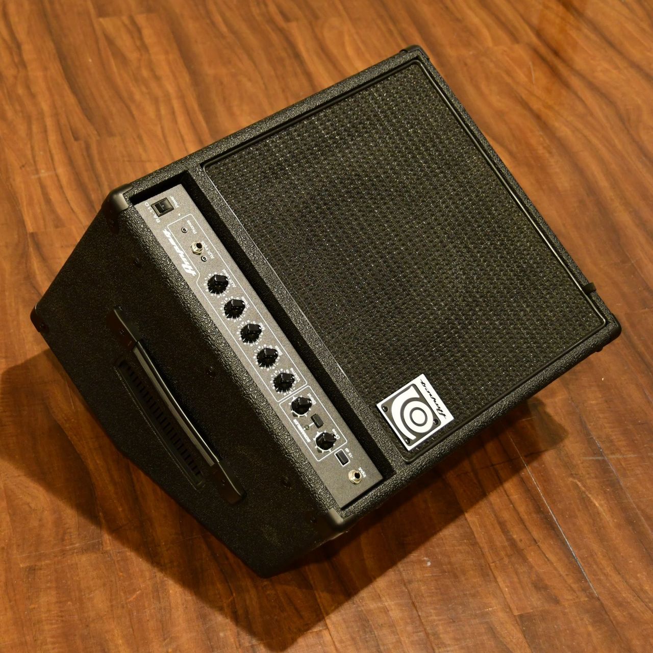 Ampeg BA-110v2（中古）【楽器検索デジマート】
