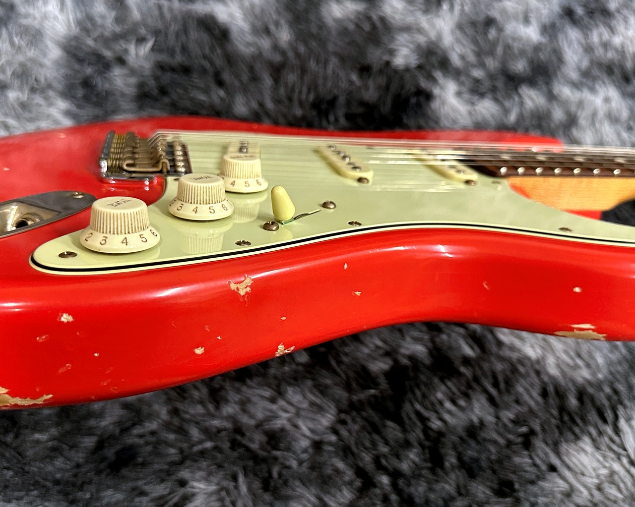 レッドエレキギター ヴィンテージ風 1960 Stratocaster Journeyman Relic ～Aged Fiesta Red～ #CZ574337