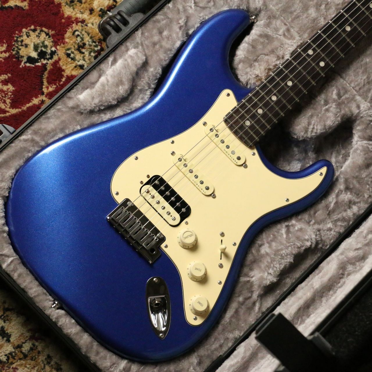 美品！Fender American Ultra HSS コブラブルー Fender American Ultra Stratocaster HSS Rosewood Fingerboard