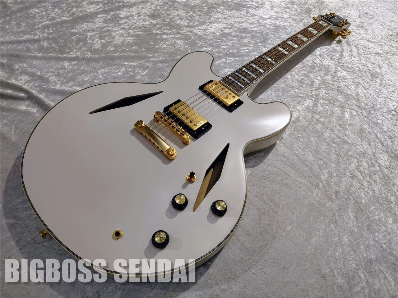 ギター Epiphone emily wolfe Sheraton ES355 Epiphone Emily Wolfe ''White Wolfe'' Sheraton - Aged Bone