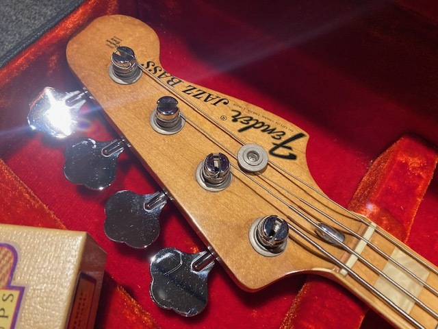 Fender 1976年製 Jazz Bass Olympic White（ビンテージ）【楽器検索デジマート】