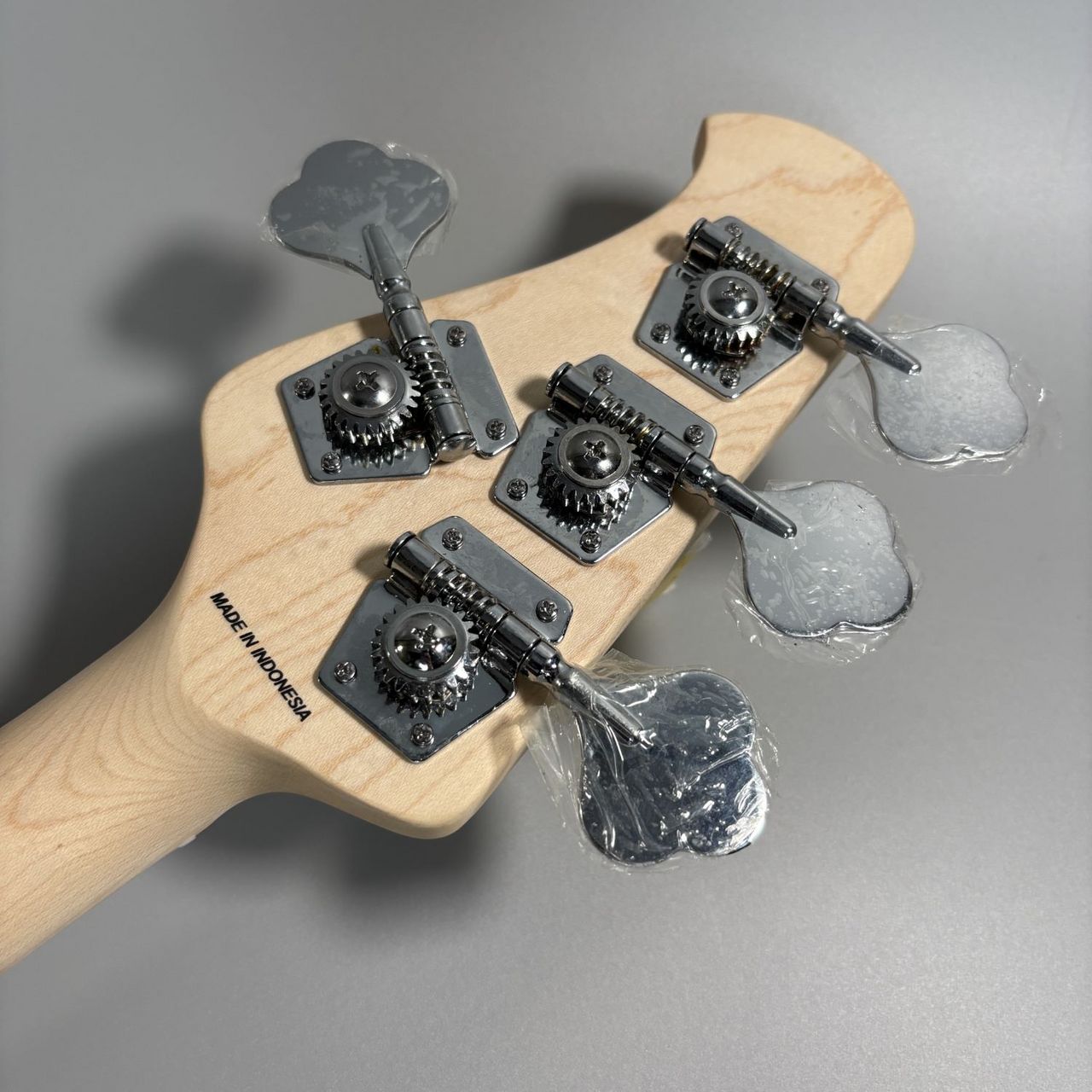 Sterling by MUSIC MAN RAY4 Natural Gloss エレキベース 【重量:4.5kg