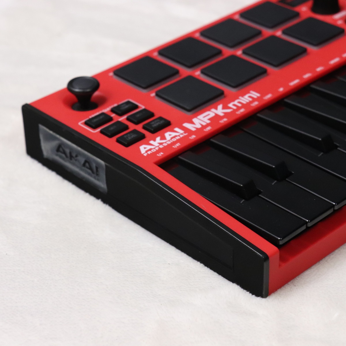 AKAI MPK mini MK3 Red 【梅田店】（中古）【楽器検索デジマート】