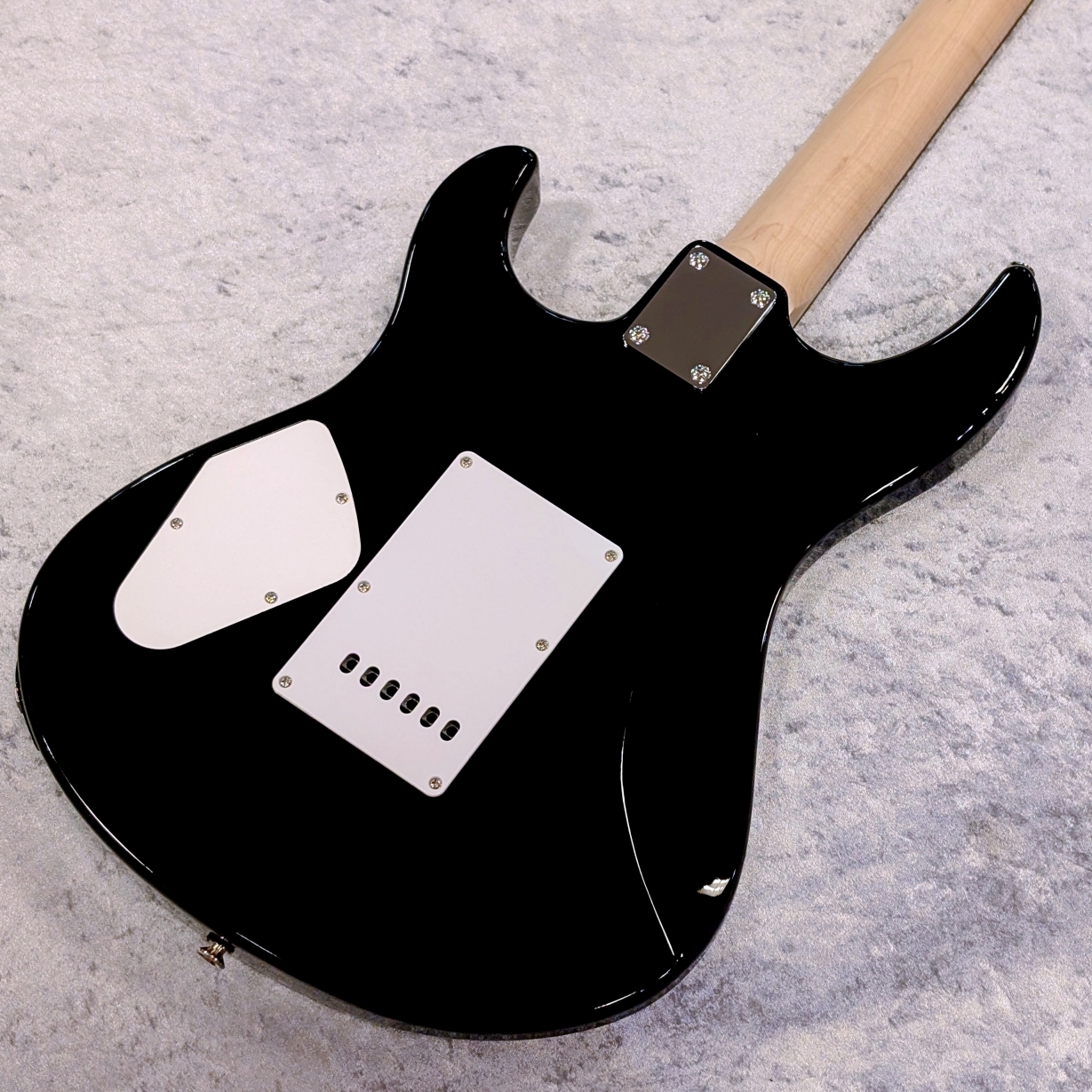 YAMAHA PACIFICA112V / ブラック(BL)（新品/送料無料）【楽器検索