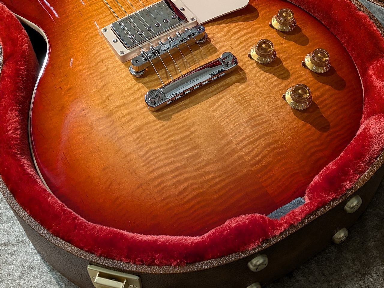 Gibson 【担当推薦個体。波打つ良杢】Les Paul Standard '50s